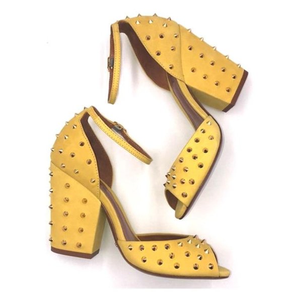 Schutz Yarin Strappy Sandals in 2020 | Strappy sandals, Strappy, Open toe